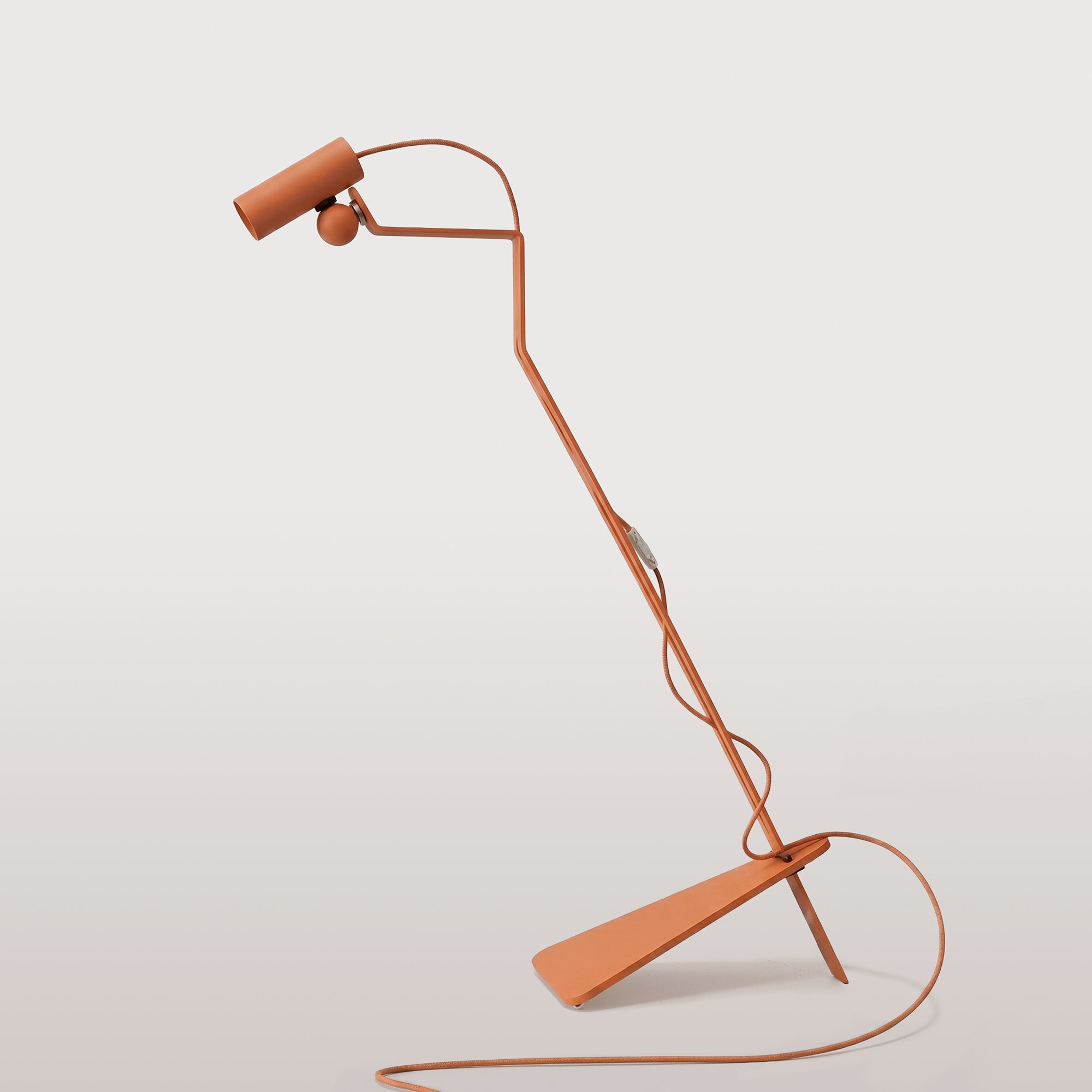 Adjustable floor lamp with adjustable magnetic Spotlight and UK Plug - Mario Tubo - Orange