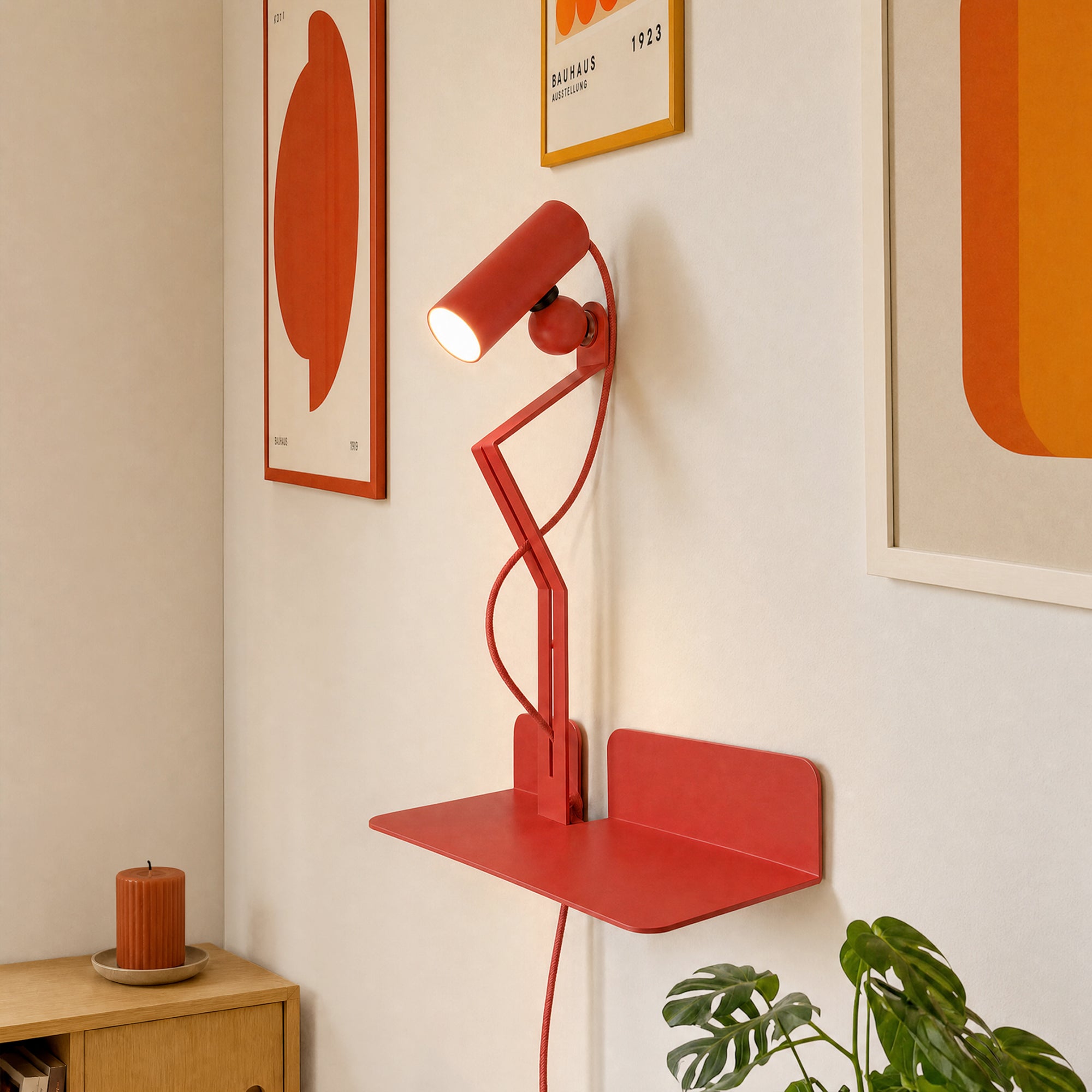 Lampada da parete con mensola, faretto magnetico orientabile e spina UK - Murio Tubo - Rosso