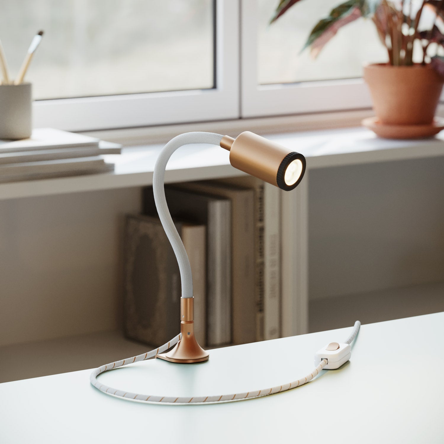 Faretto snodabile MAG-Y con pinza e spina UK - Rame satinato