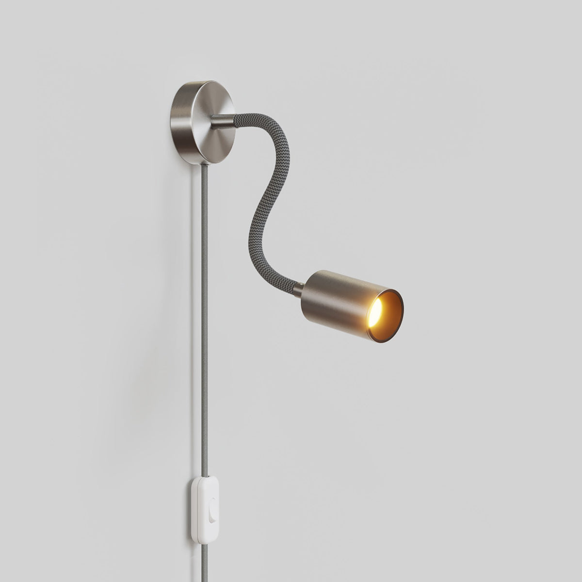 Lampada con spina UK e braccio snodabile, faretto Spotlight GU10 Bispot - Titanio satinato / Nero - Creative Cables