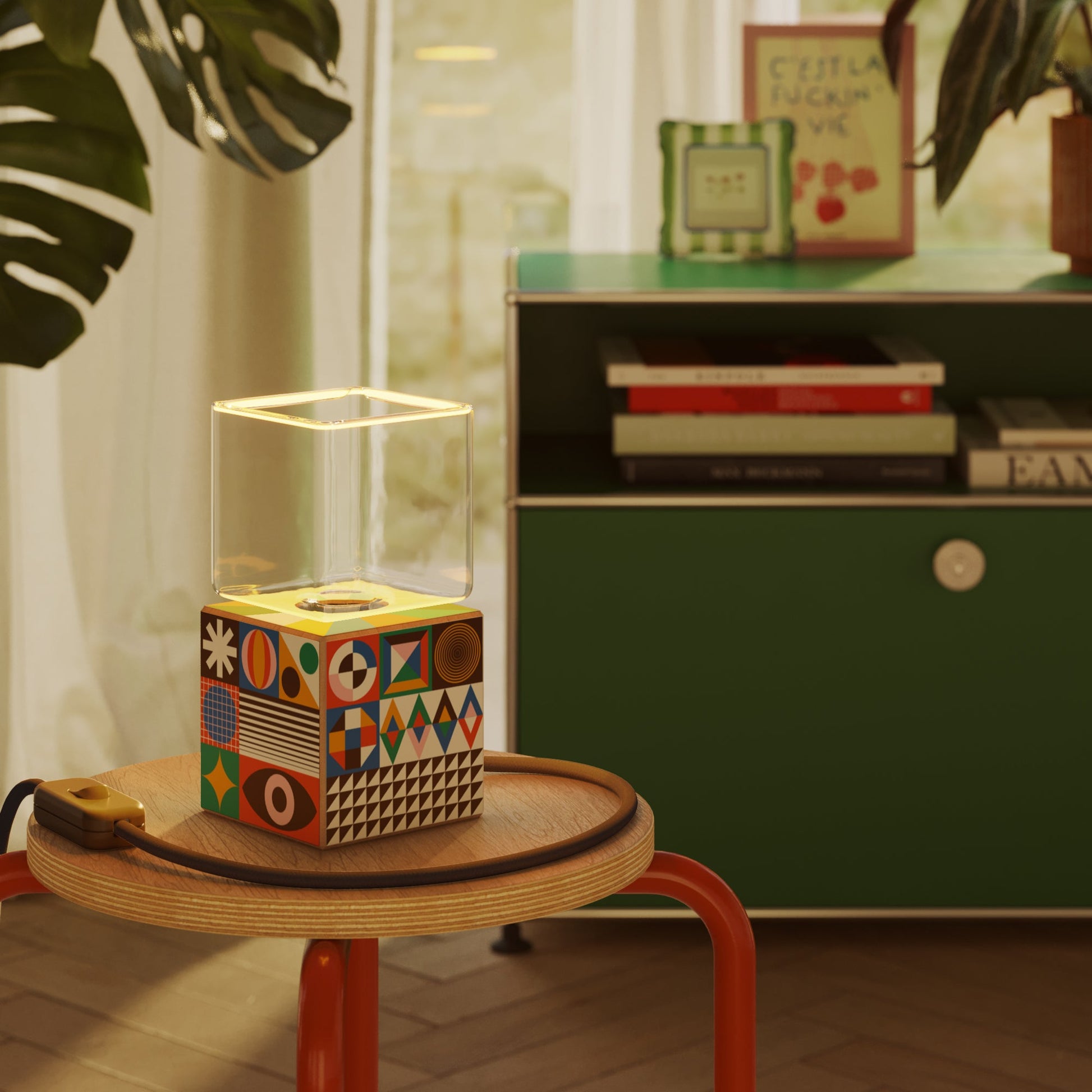 Lampada da tavolo Cubetto con spina inglese e lampadina Ghost - PosterLad - Creative Cables