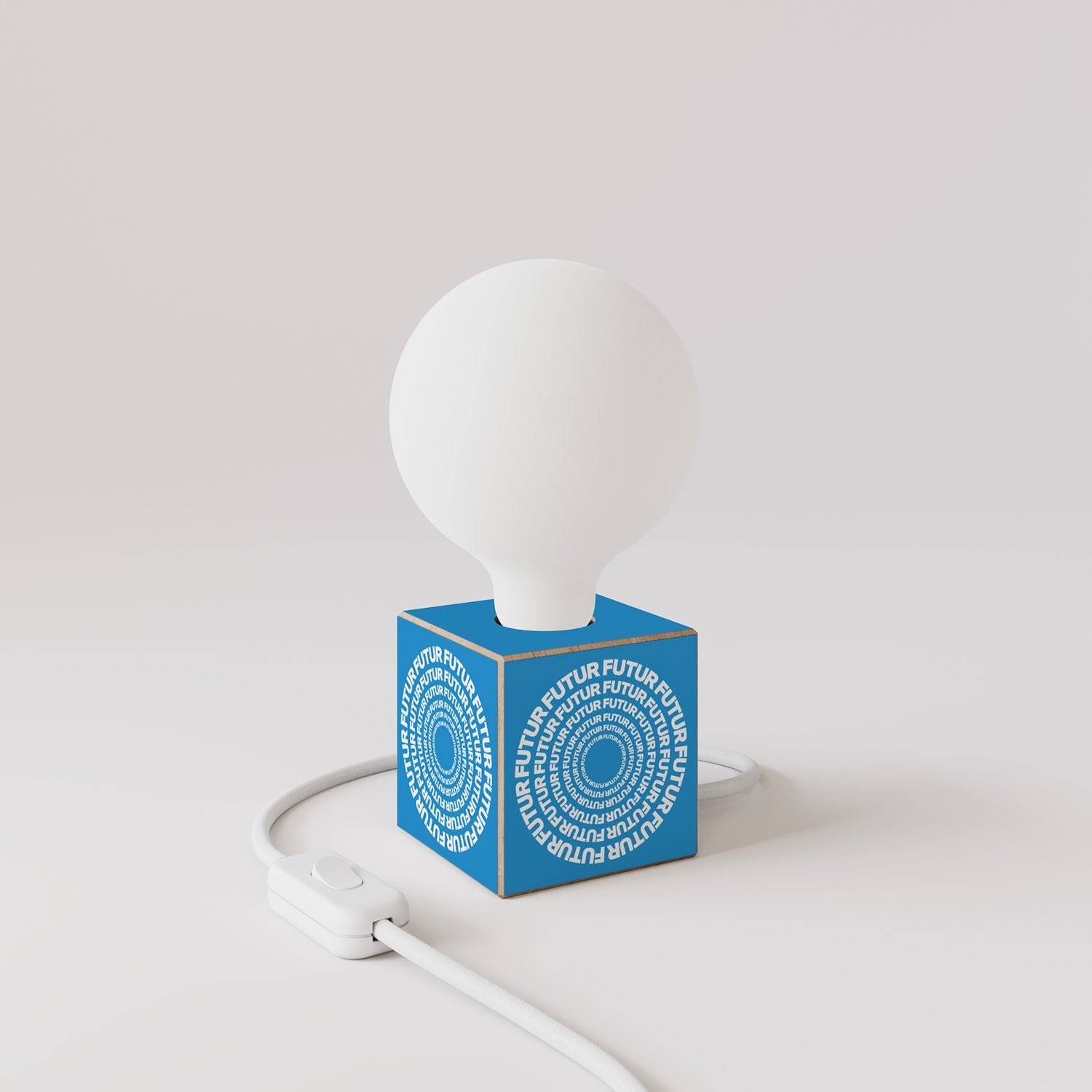 Lampada da tavolo Cubetto "Futur" con spina inglese e lampadina globo effetto porcellana - Futur festival