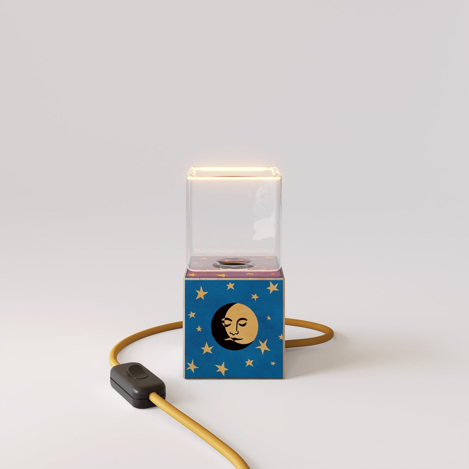 Lampada da tavolo Cubetto "La luna" con spina inglese e lampadina Ghost - Santomanifesto