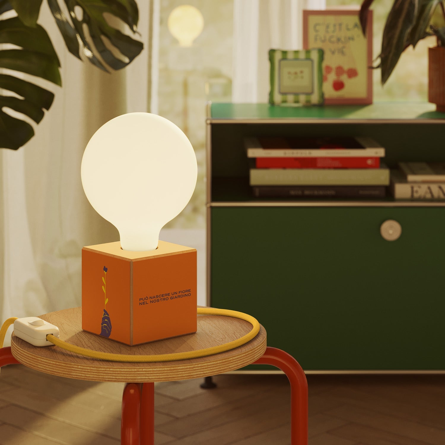 Lampada da tavolo Cubetto "Può nascere un fiore" con spina inglese e lampadina globo effetto porcellana - Santomanifesto
