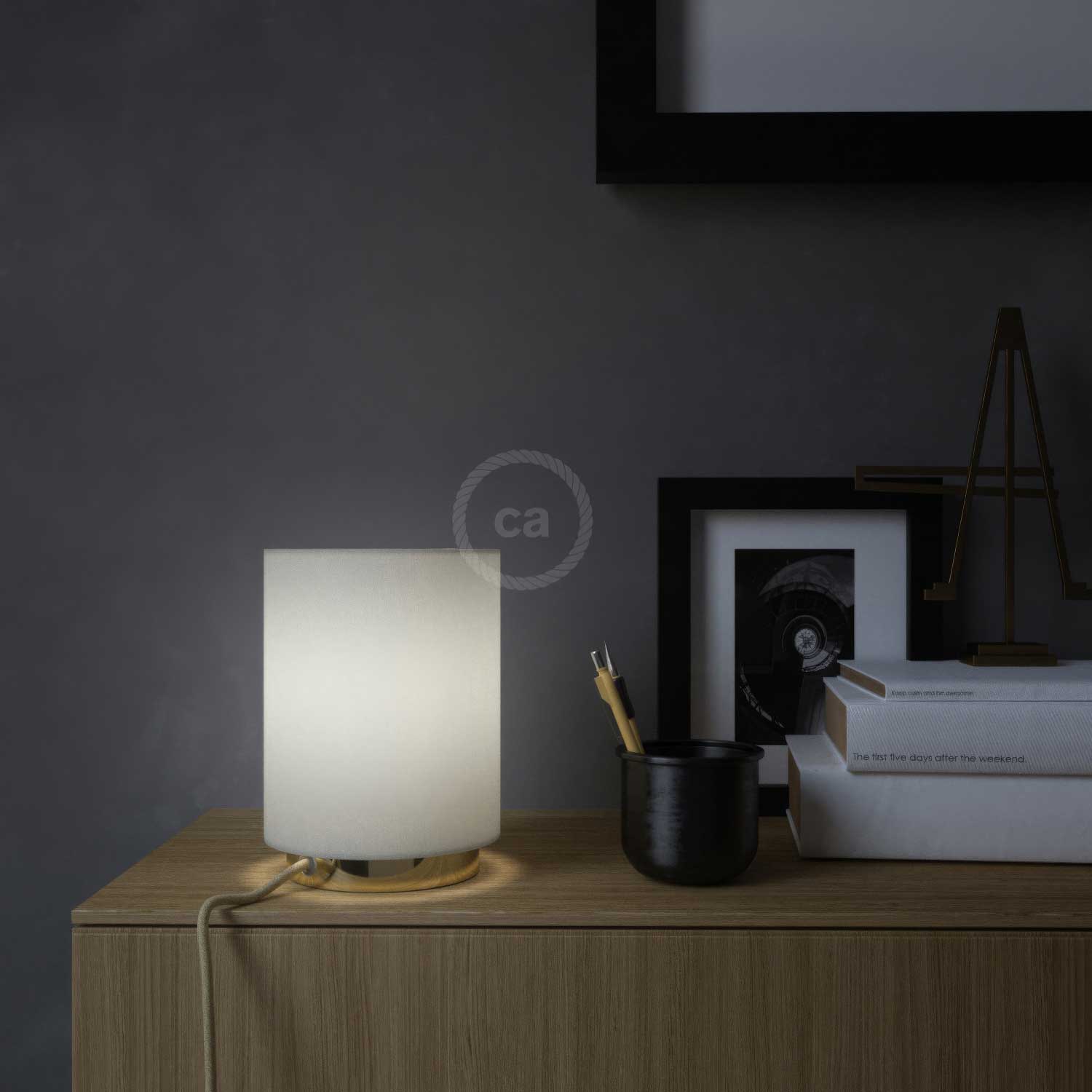 Posaluce in metallo con paralume Cilindro Linone Bianco e spina UK - Linone bianco lucido